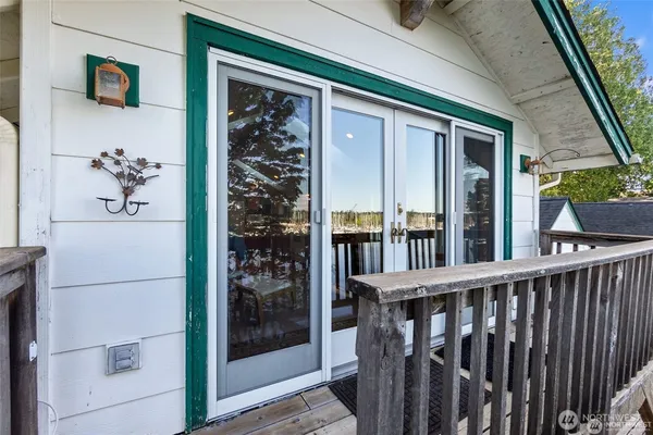 $999,000 | 1333 East Bay Drive Northeast, Olympia, WA 98506