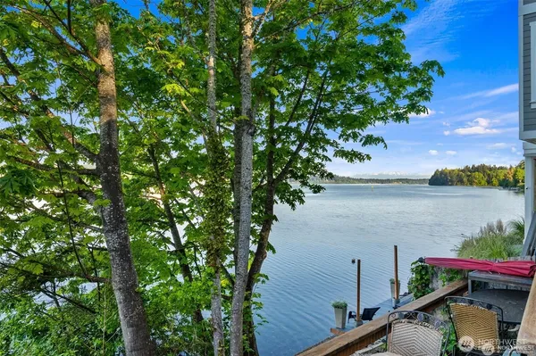 $999,000 | 1333 East Bay Drive Northeast, Olympia, WA 98506