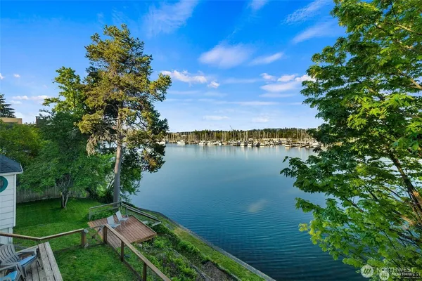 $999,000 | 1333 East Bay Drive Northeast, Olympia, WA 98506
