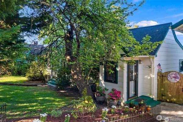 $999,000 | 1333 East Bay Drive Northeast, Olympia, WA 98506