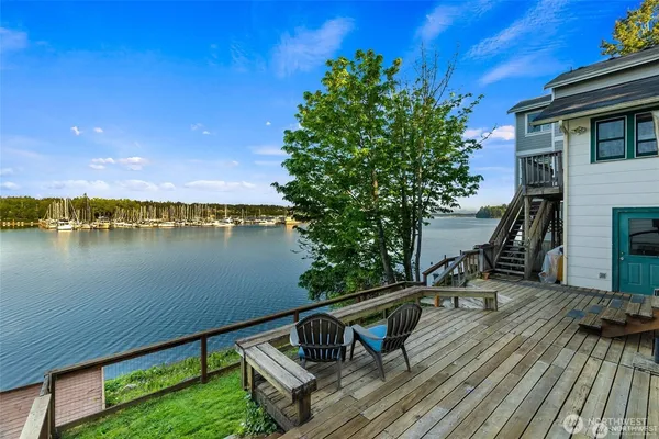$999,000 | 1333 East Bay Drive Northeast, Olympia, WA 98506