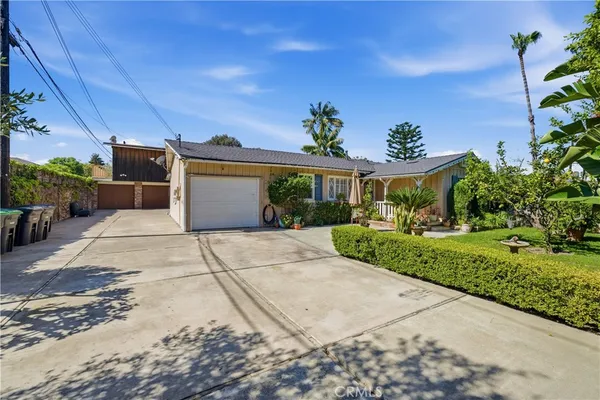 $2,250,000 | 375 East 21st Street, Costa Mesa, CA 92627