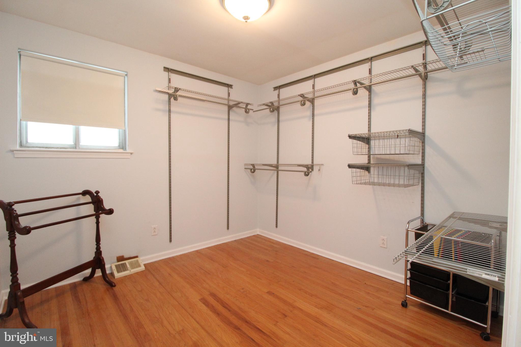 613 Linnet Road Norristown, PA 19403 - Photo 12 of 20 Gallery Image 12