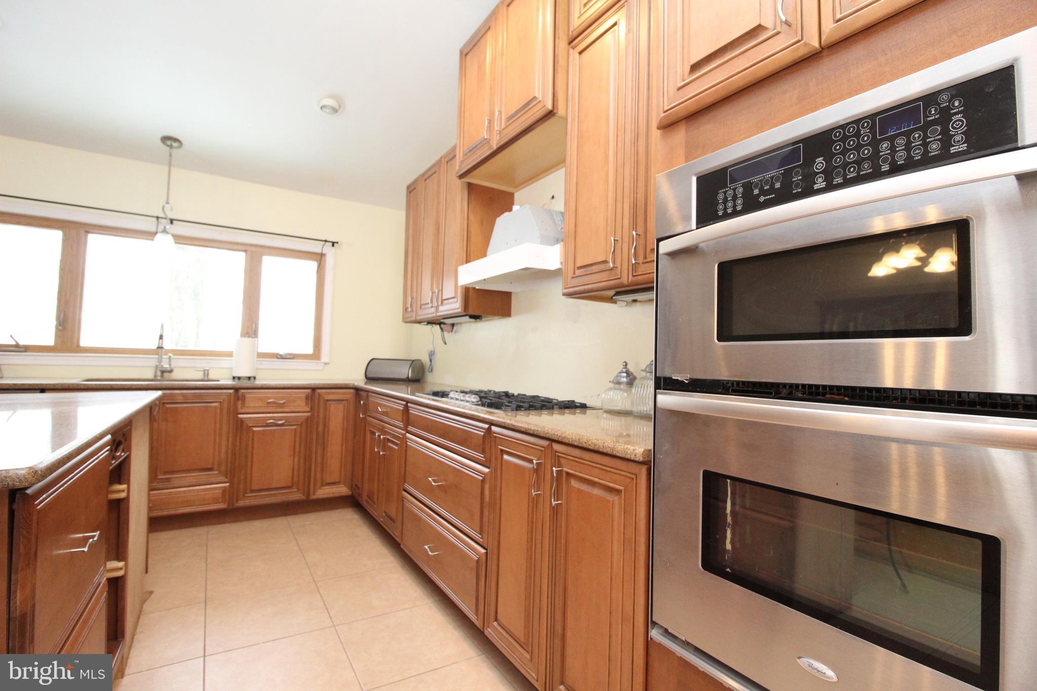 613 Linnet Road Norristown, PA 19403 - Photo 3 of 20 Gallery Image 3