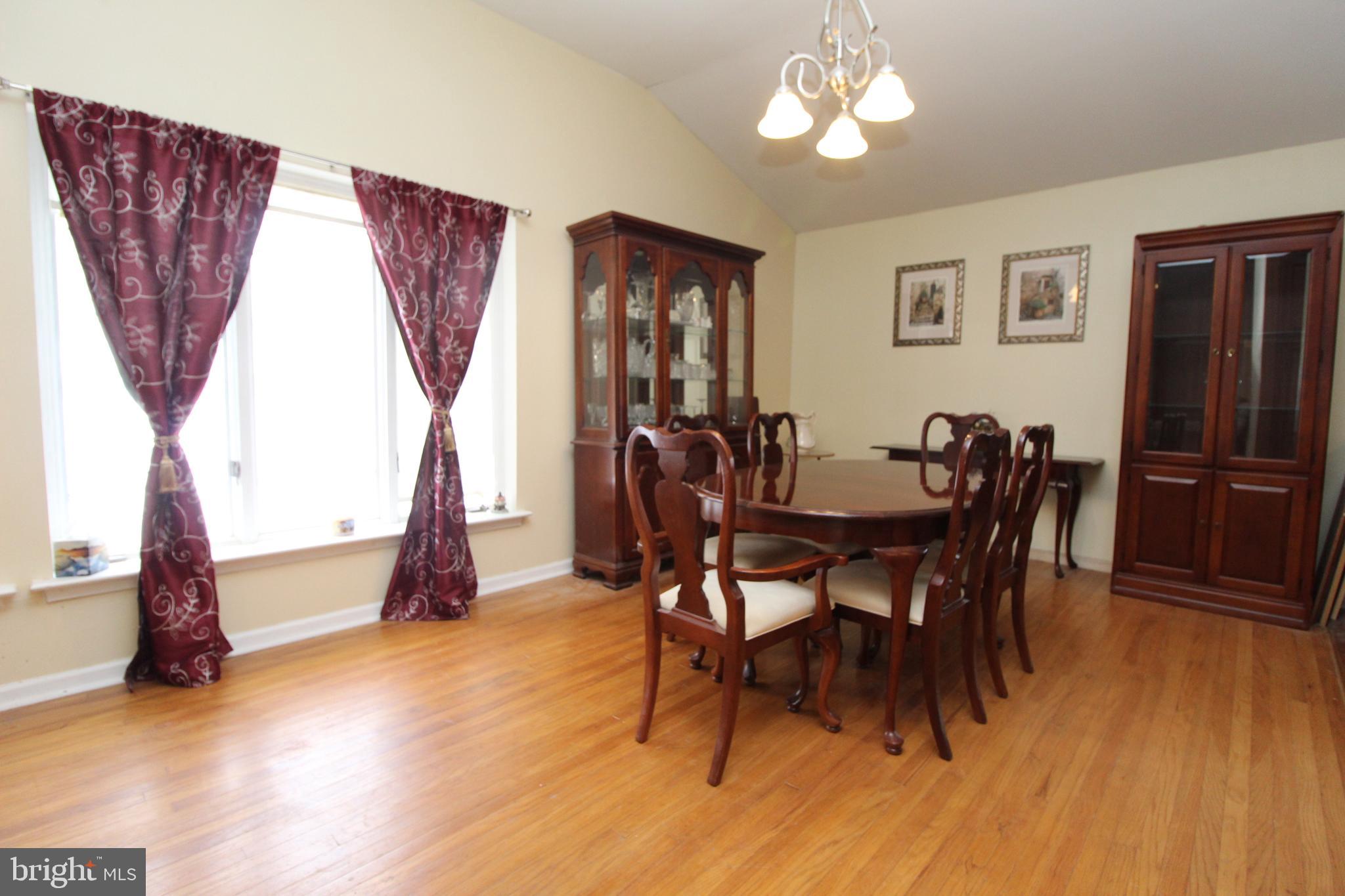 613 Linnet Road Norristown, PA 19403 - Photo 7 of 20 Gallery Image 7