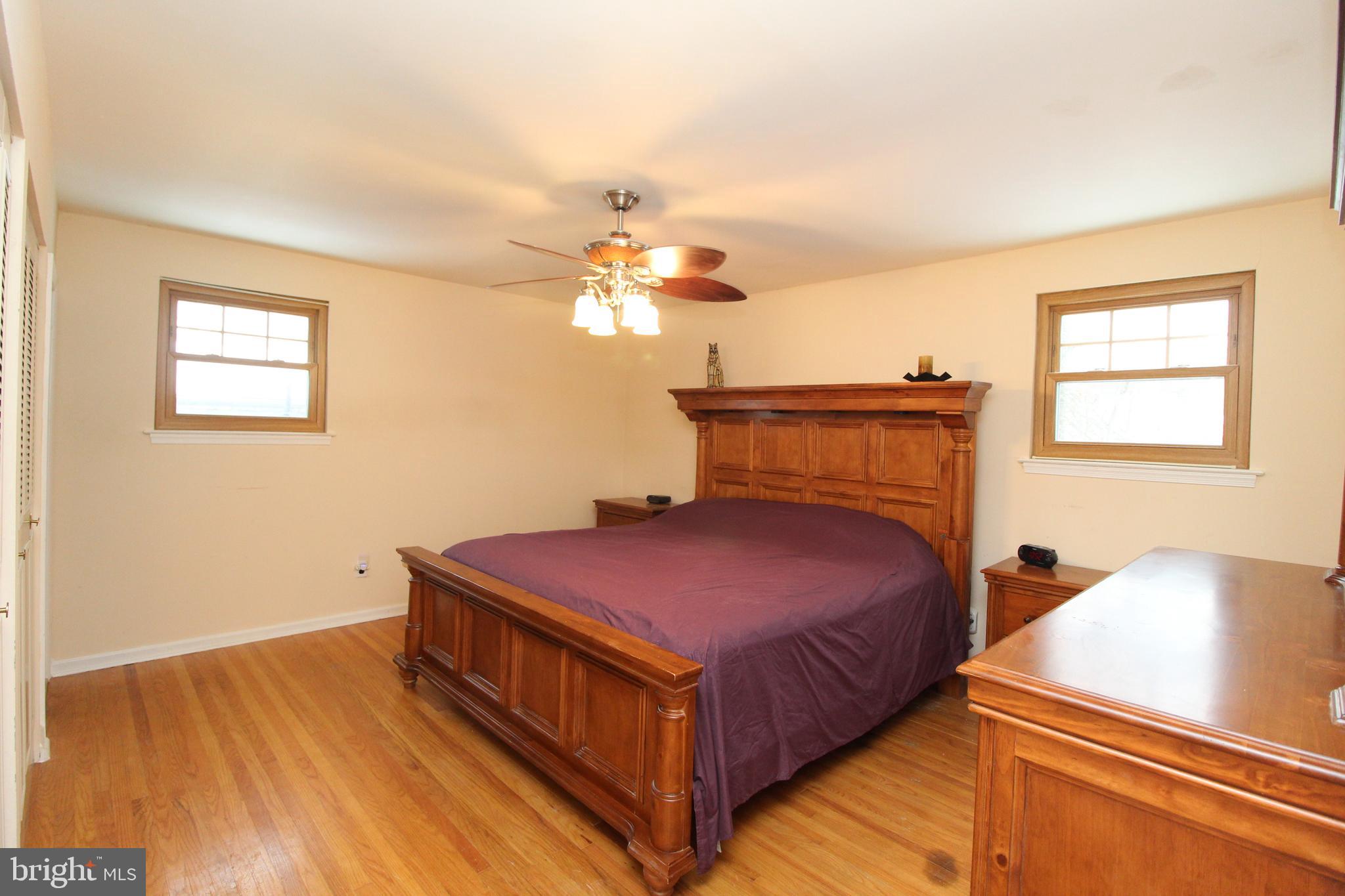 613 Linnet Road Norristown, PA 19403 - Photo 8 of 20 Gallery Image 8