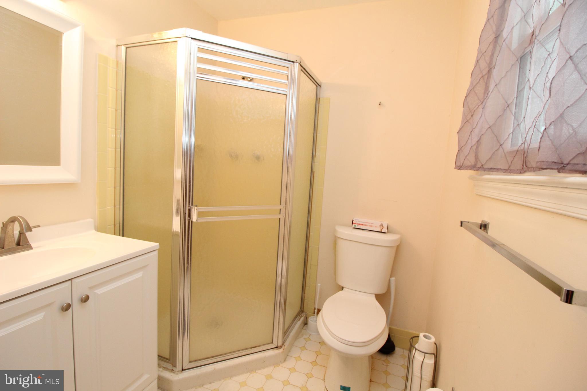 613 Linnet Road Norristown, PA 19403 - Photo 9 of 20 Gallery Image 9