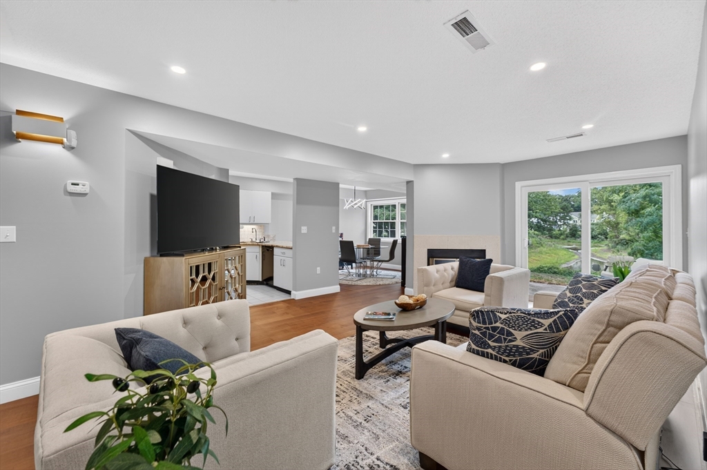 7 Canvasback Way, Unit 7 Walpole, MA 02081 - Photo 3 of 36 Gallery Image 3