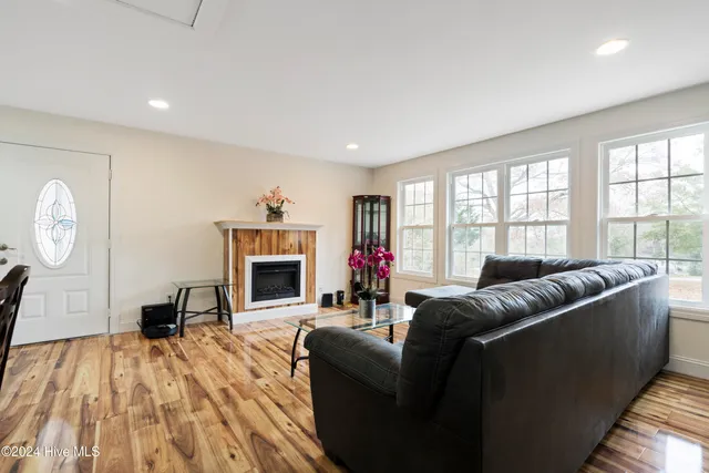 $350,000 | 159 Tillett Lane, Sneads Ferry, NC 28460