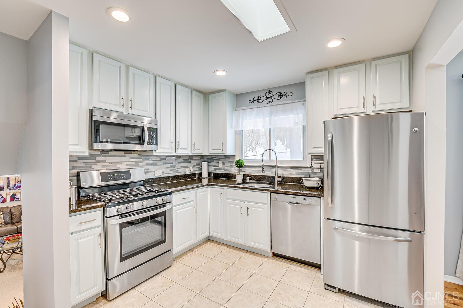 21 Albemarle Road East Brunswick, NJ 08816 - Photo 23 of 44 Gallery Image 23
