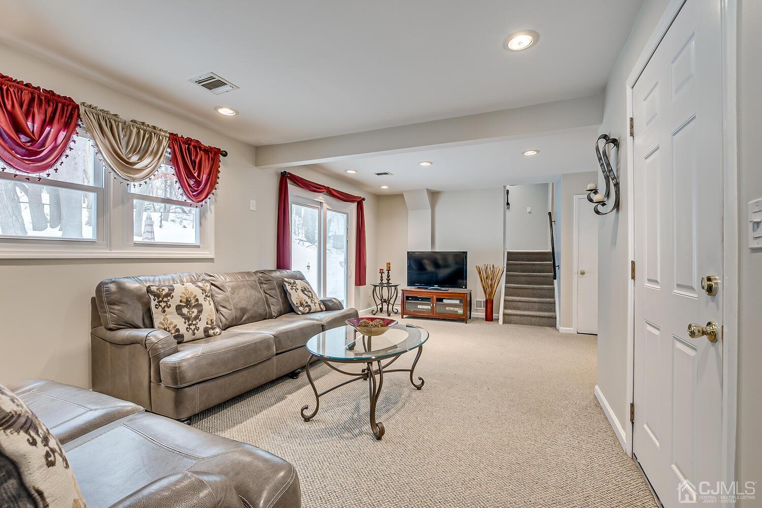 21 Albemarle Road East Brunswick, NJ 08816 - Photo 27 of 44 Gallery Image 27