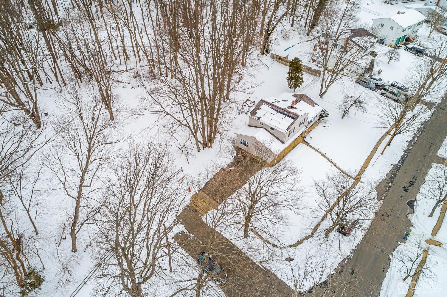 21 Albemarle Road East Brunswick, NJ 08816 - Photo 4 of 44 Gallery Image 4