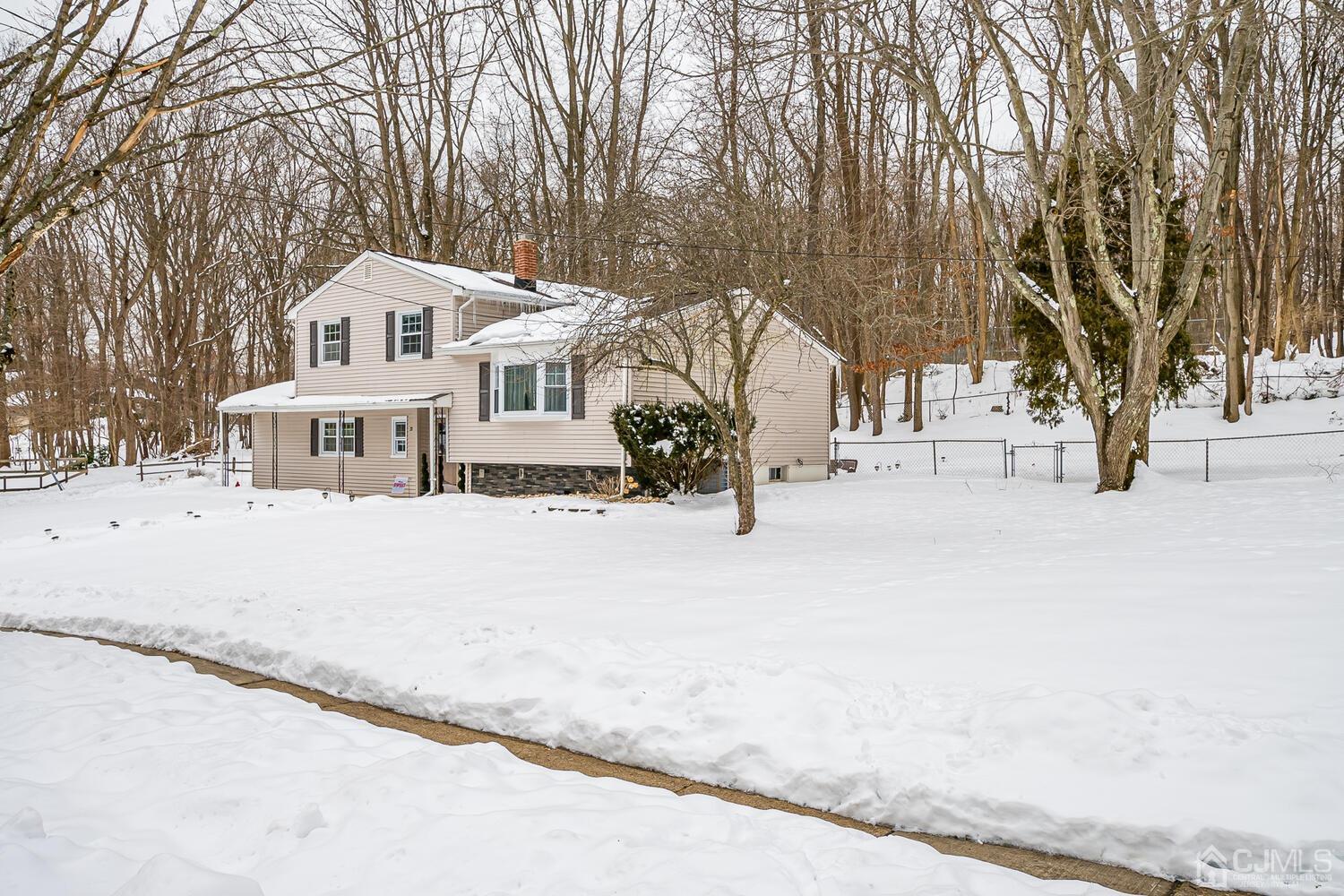 21 Albemarle Road East Brunswick, NJ 08816 - Photo 10 of 44 Gallery Image 10