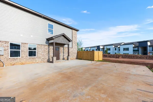 $247,312 | 238 Beau Claire Circle, Byron, GA 31008