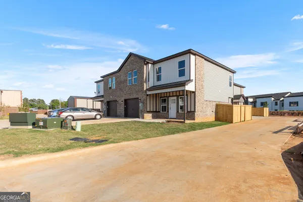 $247,312 | 238 Beau Claire Circle, Byron, GA 31008