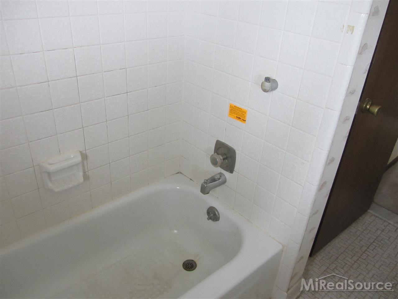 18926 Pratt Road Armada, MI 48005 - Photo 16 of 27 31187453-15.JPG