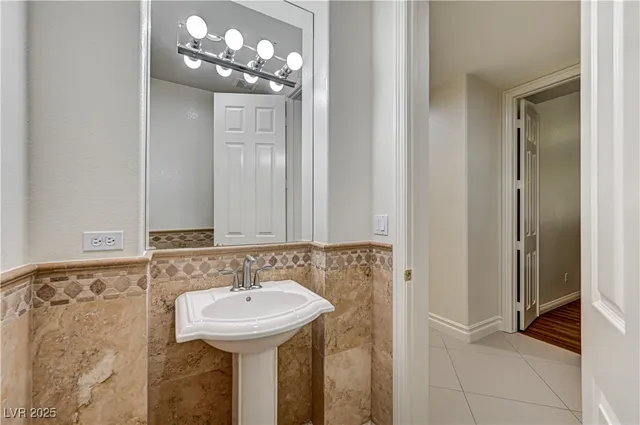 $9,995 | 3680 Belvedere Park Lane, Las Vegas, NV 89141