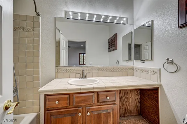 $9,995 | 3680 Belvedere Park Lane, Las Vegas, NV 89141