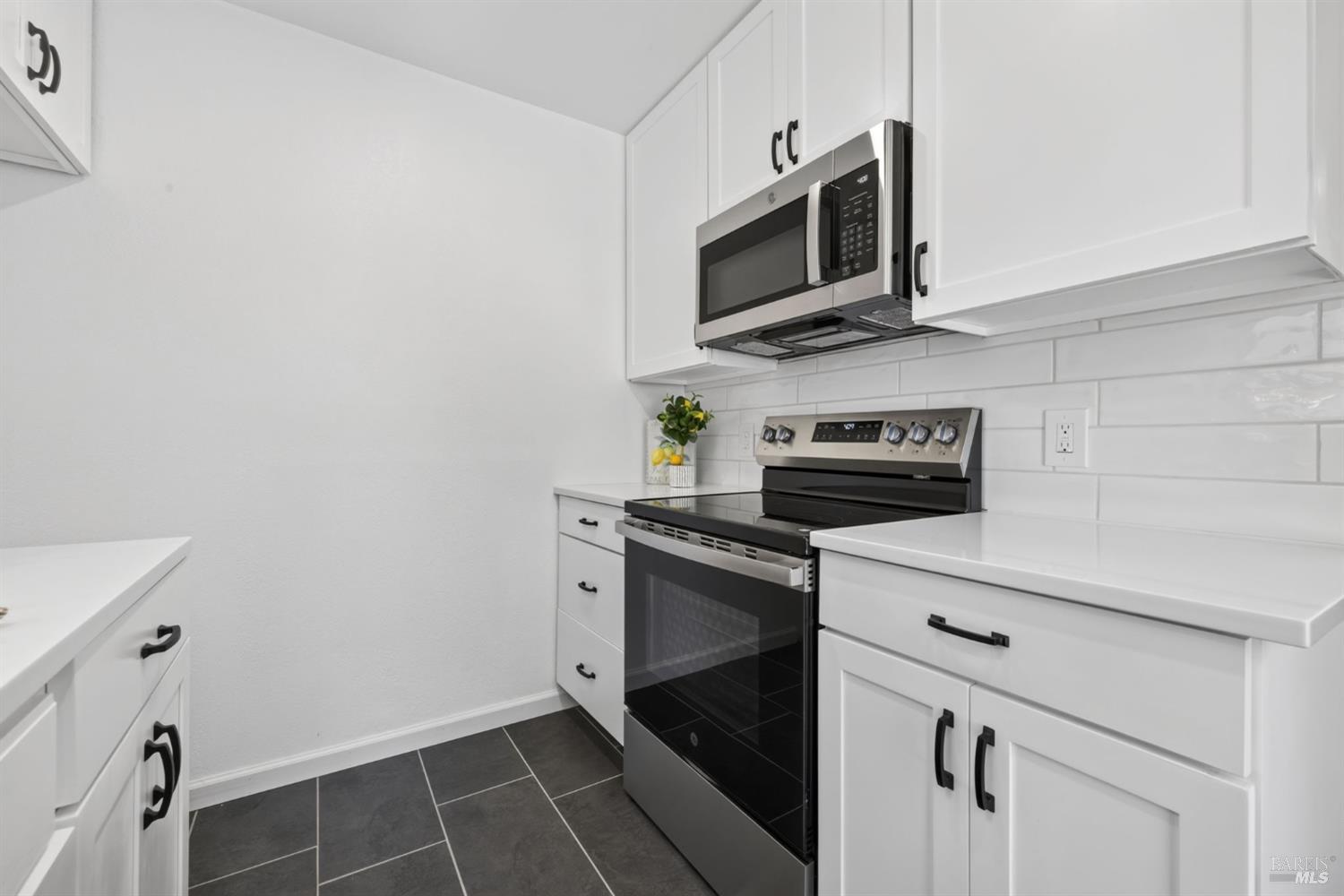 1742 Mission Boulevard Santa Rosa, CA 95409 - Photo 9 of 24