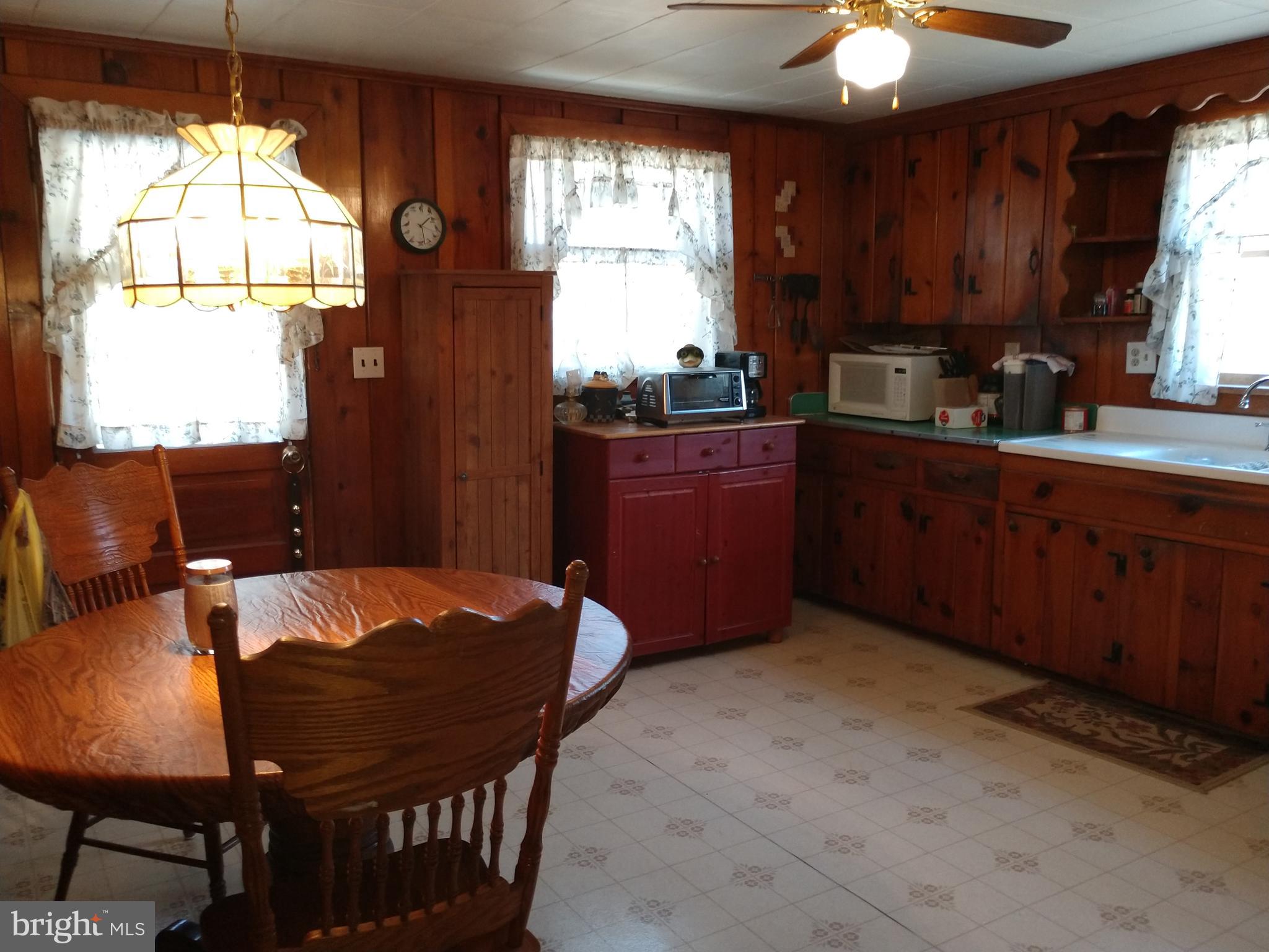 1624 Bahr Road Pottstown, PA 19464 - Photo 4 of 15 Gallery Image 4