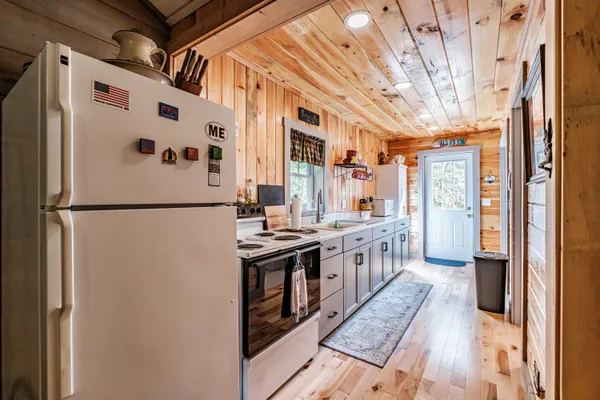 $259,000 | 15 Seaward Road, Turner, ME 04282