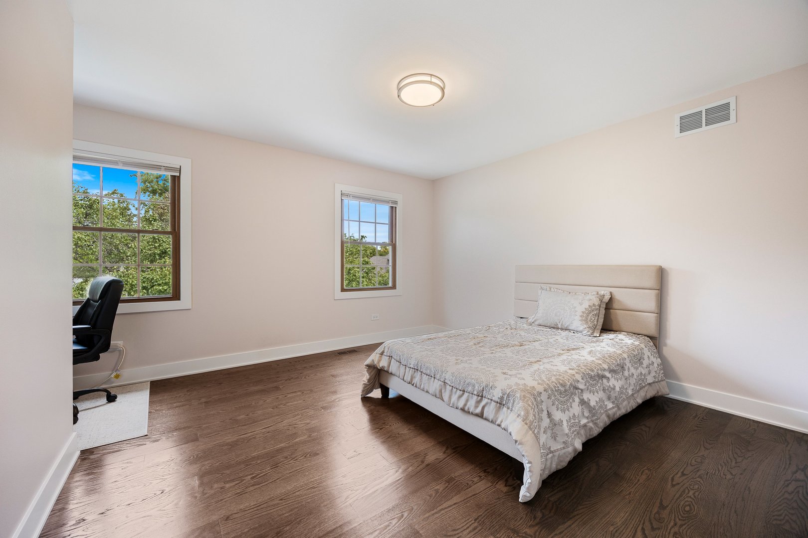 718 Raintree Drive Naperville, IL 60540 - Photo 20 of 34 Gallery Image 20