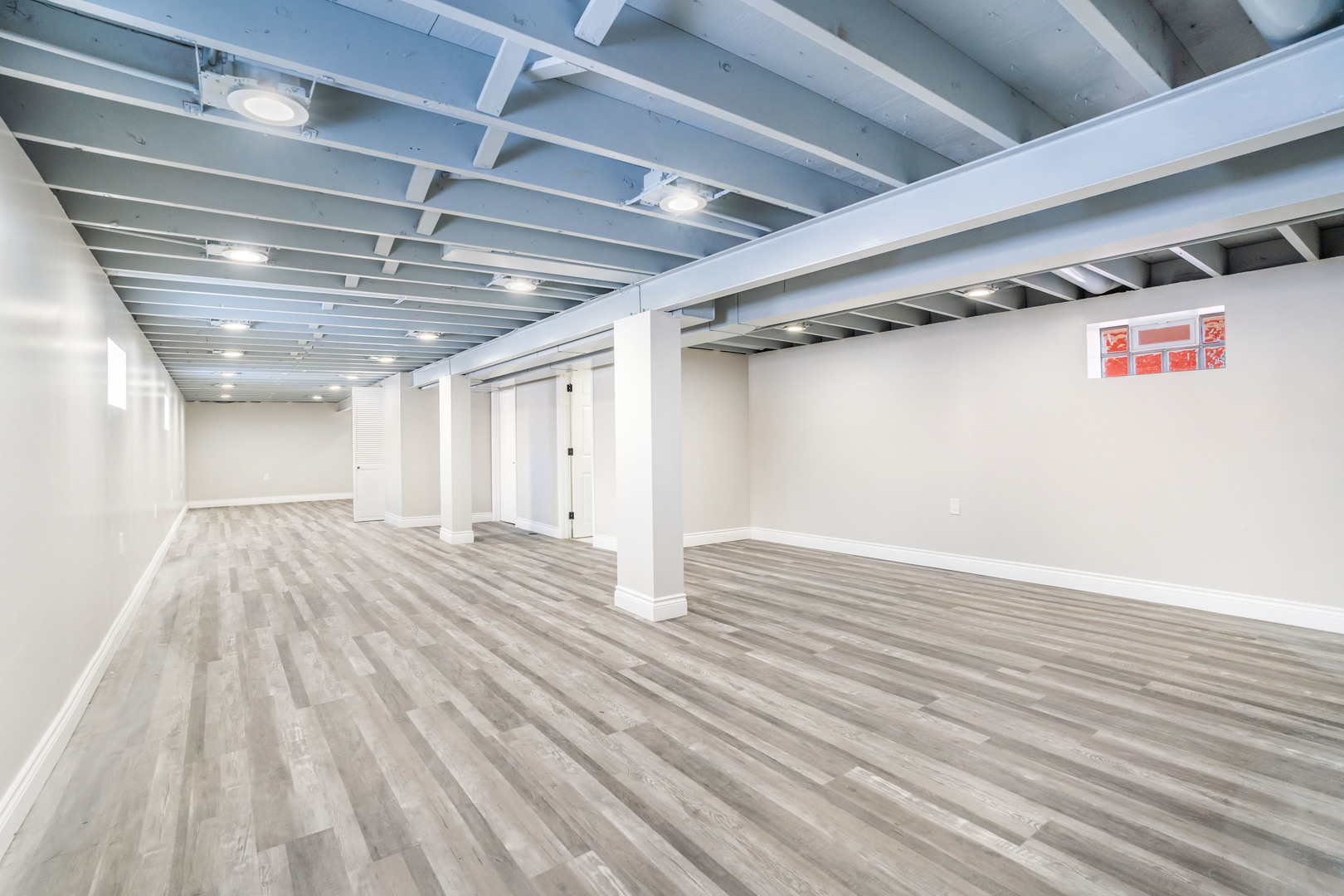 13049 South Brandon Avenue Chicago, IL 60633 - Photo 16 of 20 a view of empty room with wooden floor