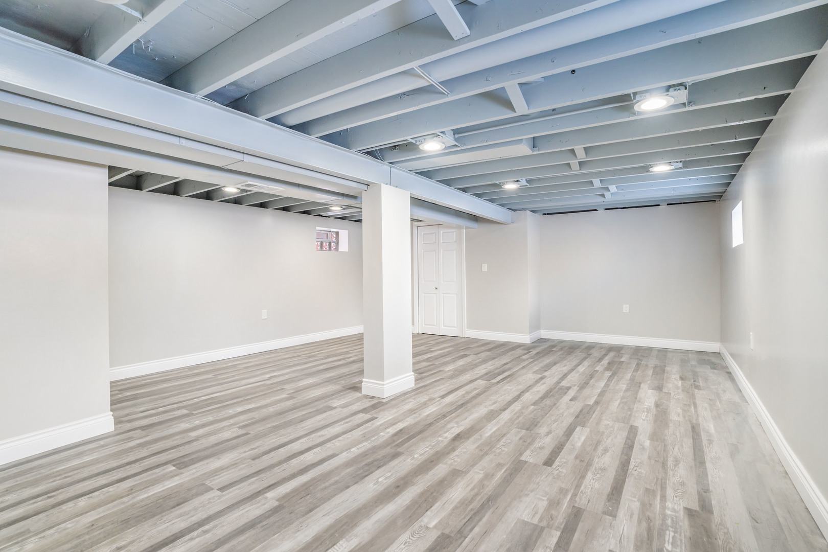 13049 South Brandon Avenue Chicago, IL 60633 - Photo 17 of 20 a view of an empty room