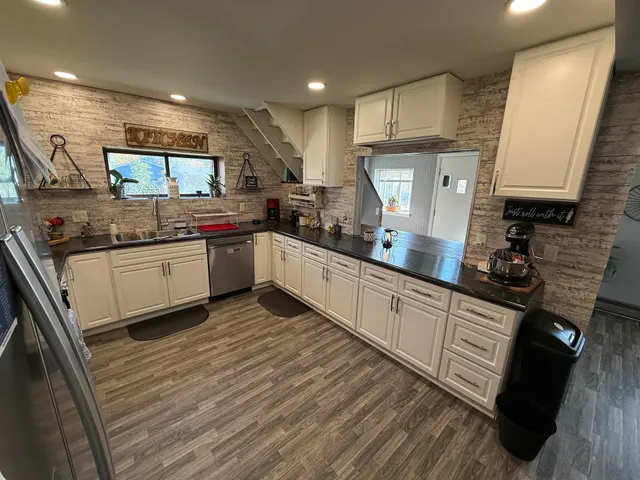 $199,900 | 401 West 6th Street, Washburn, WI 54891