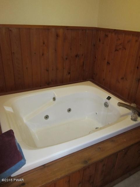 121 Rocky Road Lackawaxen, PA 18435 - Photo 14 of 21 Gallery Image 14