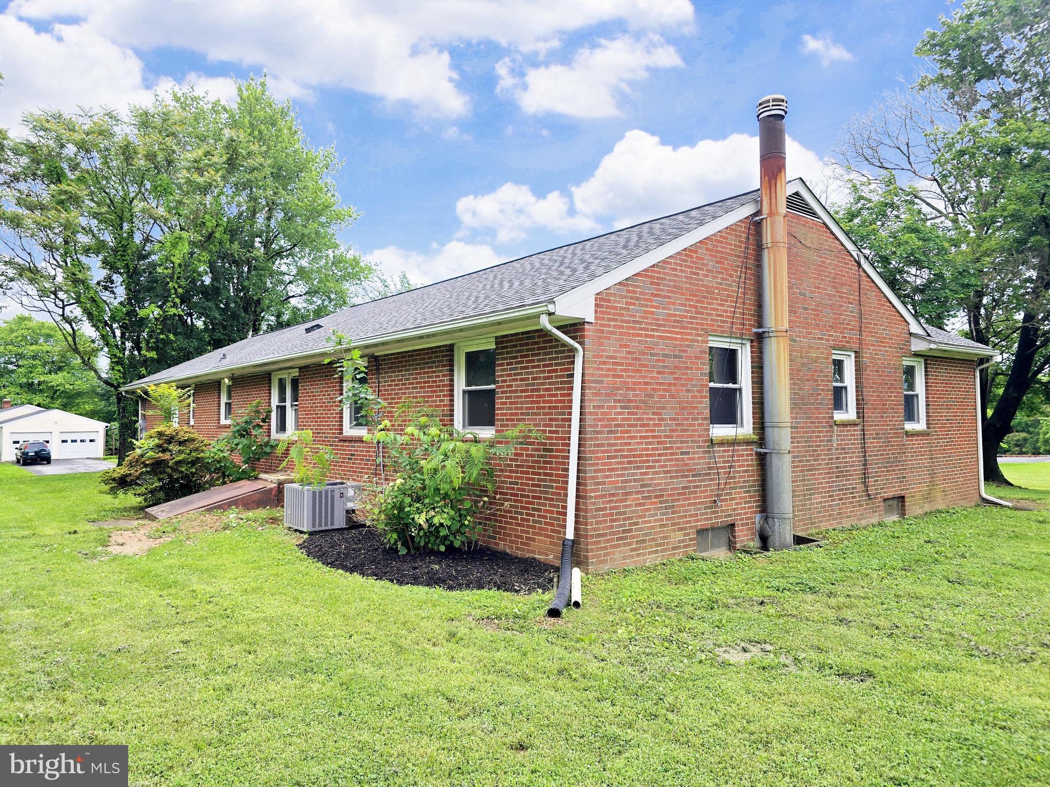 3390 Point Of Rocks Road Jefferson, MD 21755 - Photo 3 of 15