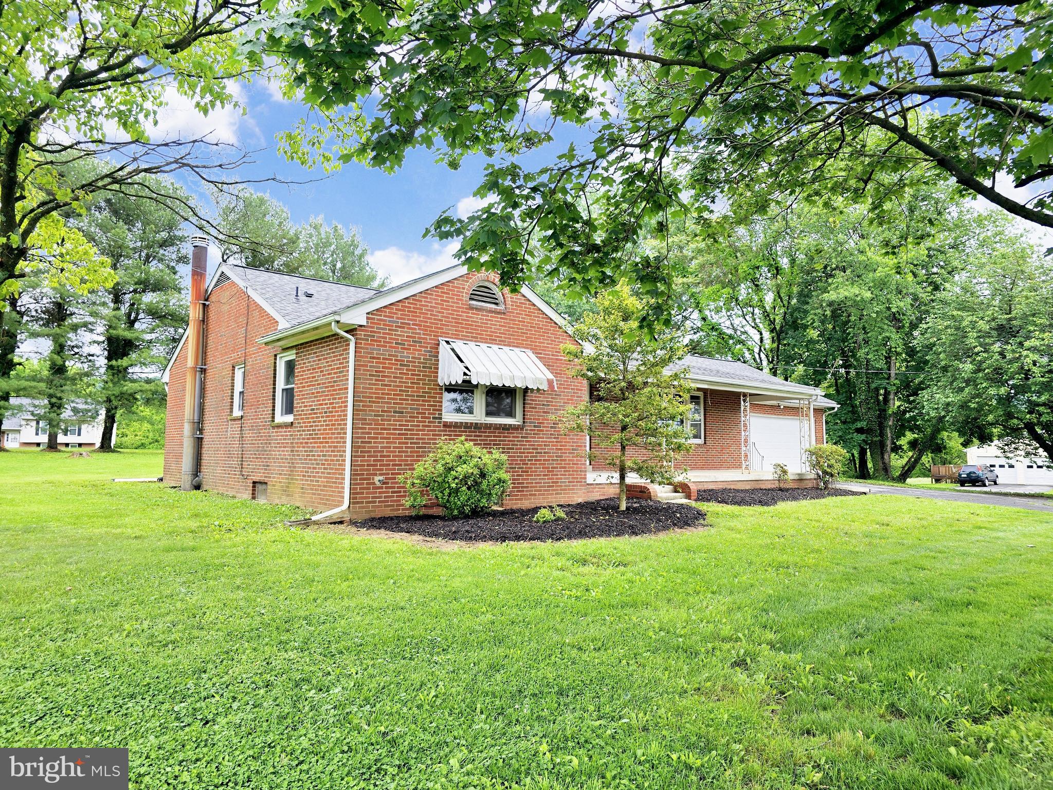 3390 Point Of Rocks Road Jefferson, MD 21755 - Photo 5 of 15