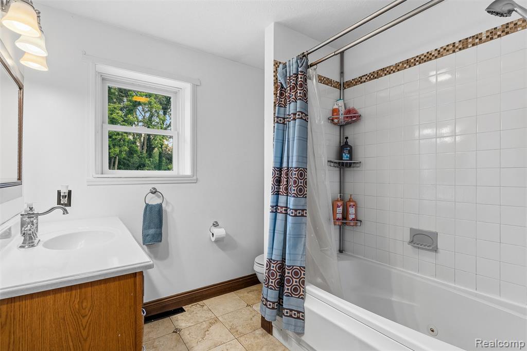 6699 Lansing Road Durand, MI 48429 - Photo 21 of 53