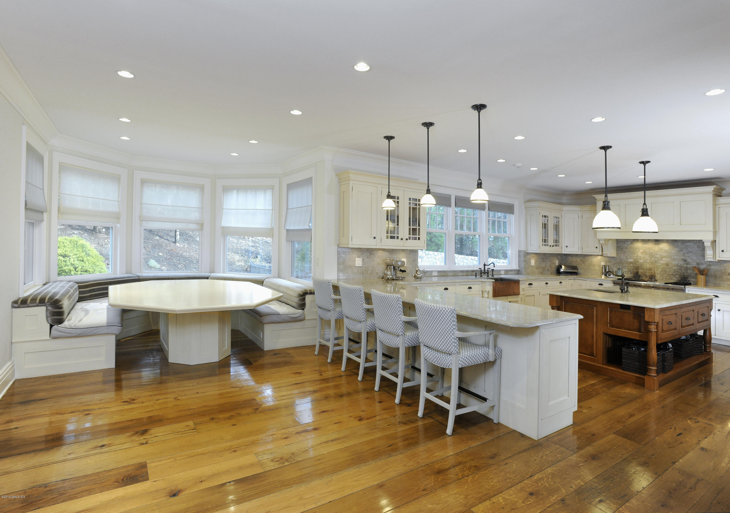 Eat-in Kitchen