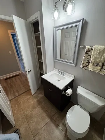 $375,000 | 2941 Westridge Drive, Woodridge, IL 60517