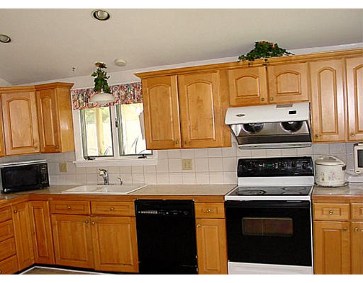 8 Lawrence Lane Lexington, MA 02421 - Photo 5 of 9 Gallery Image 5