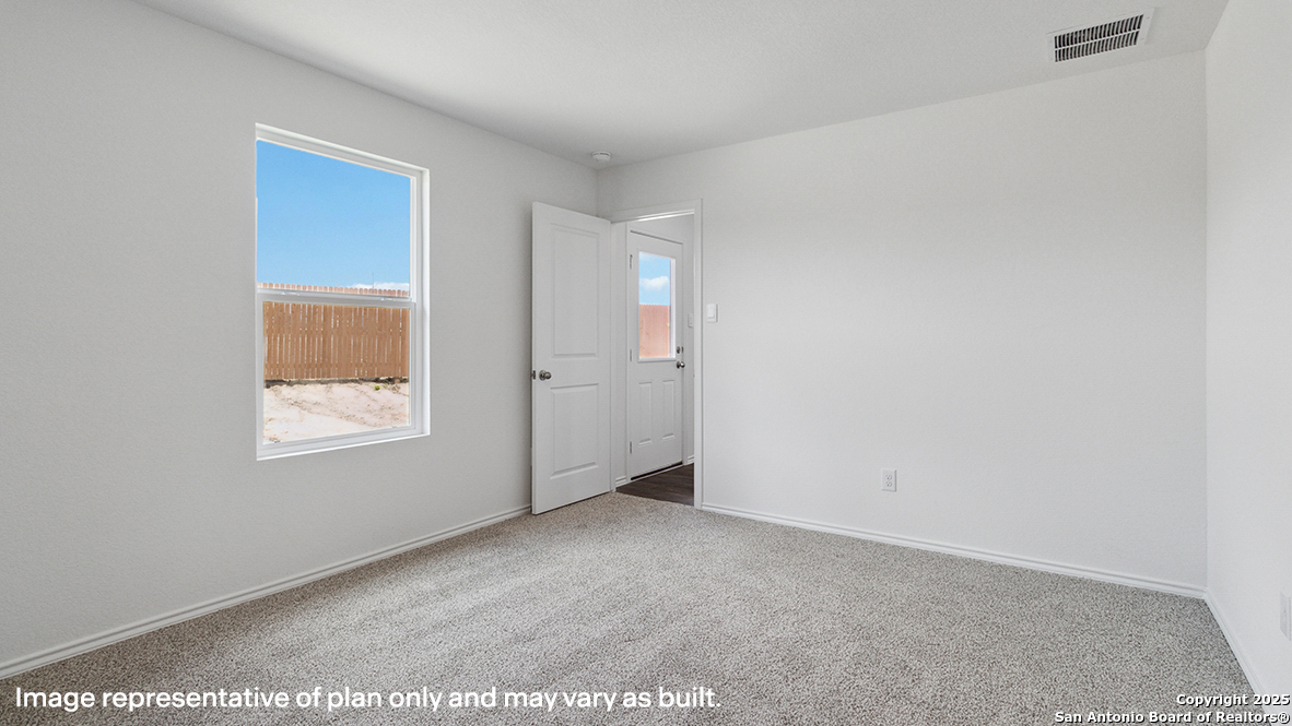 10019 De Allende Path San Antonio, TX 78221 - Photo 14 of 38