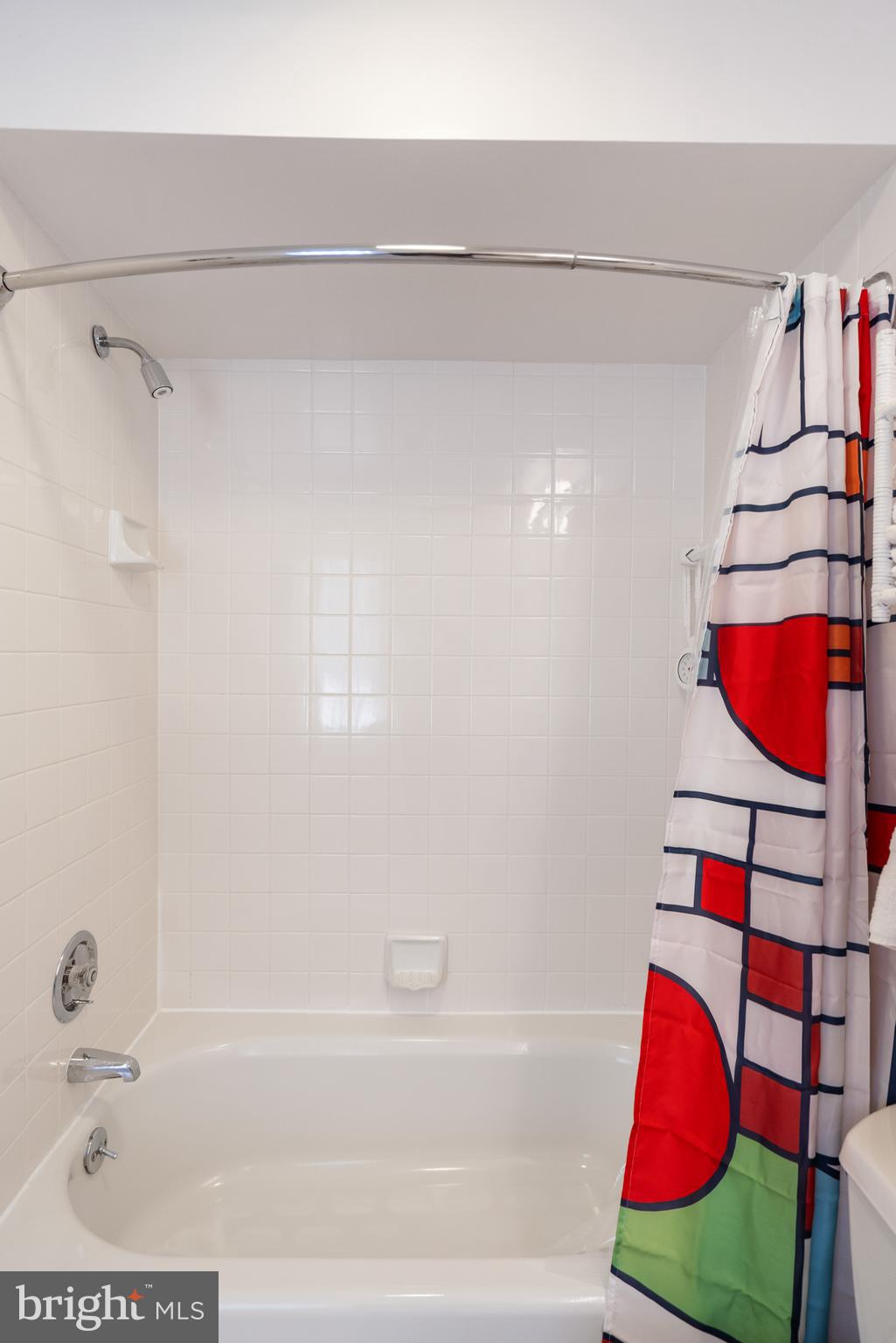 7316 Brightside Road Baltimore, MD 21212 - Photo 29 of 46 Shower/tub in Primary bath.