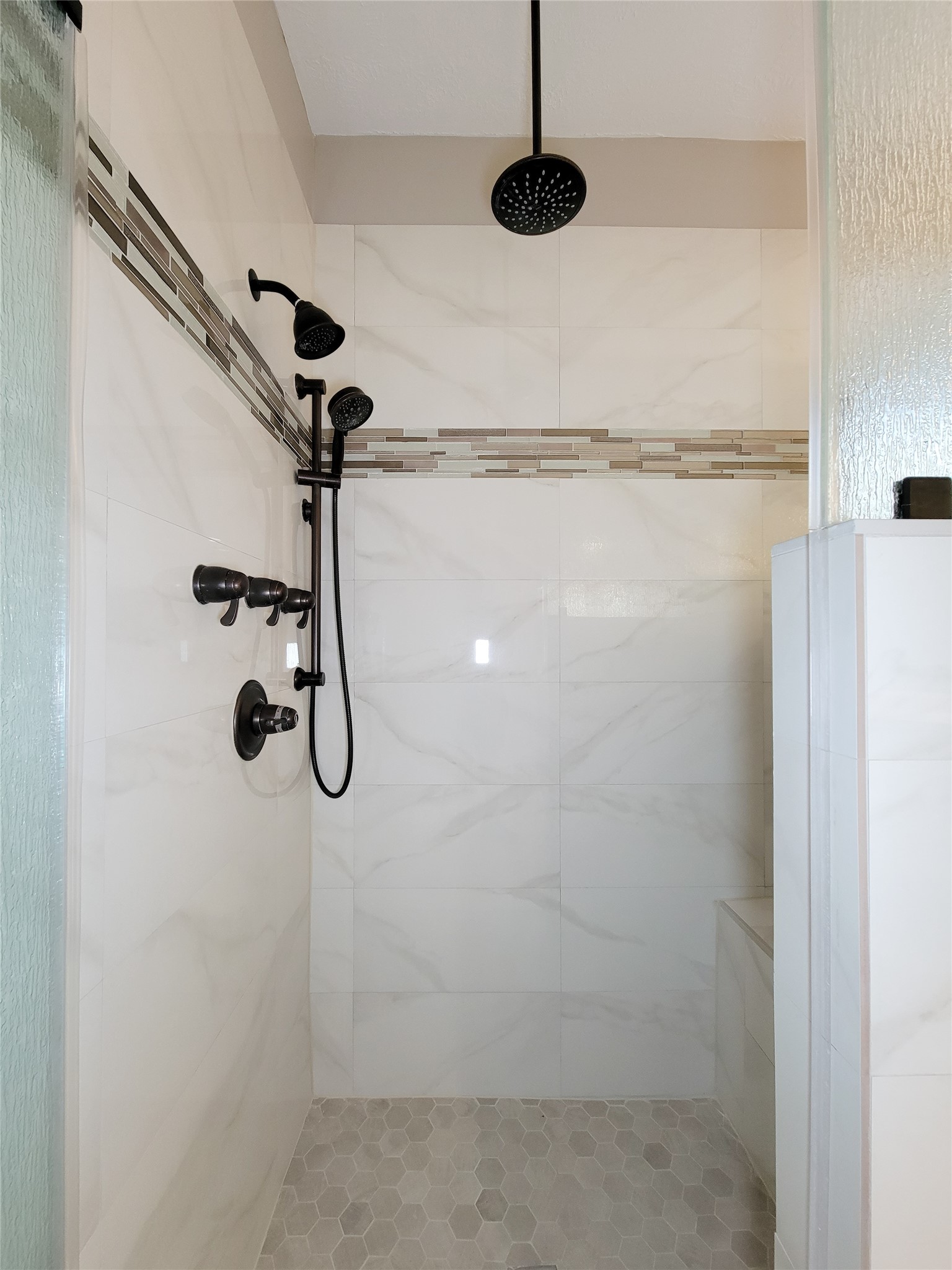 5507 Evening Shore Drive Houston, TX 77041 - Photo 29 of 50 a bathroom with a shower