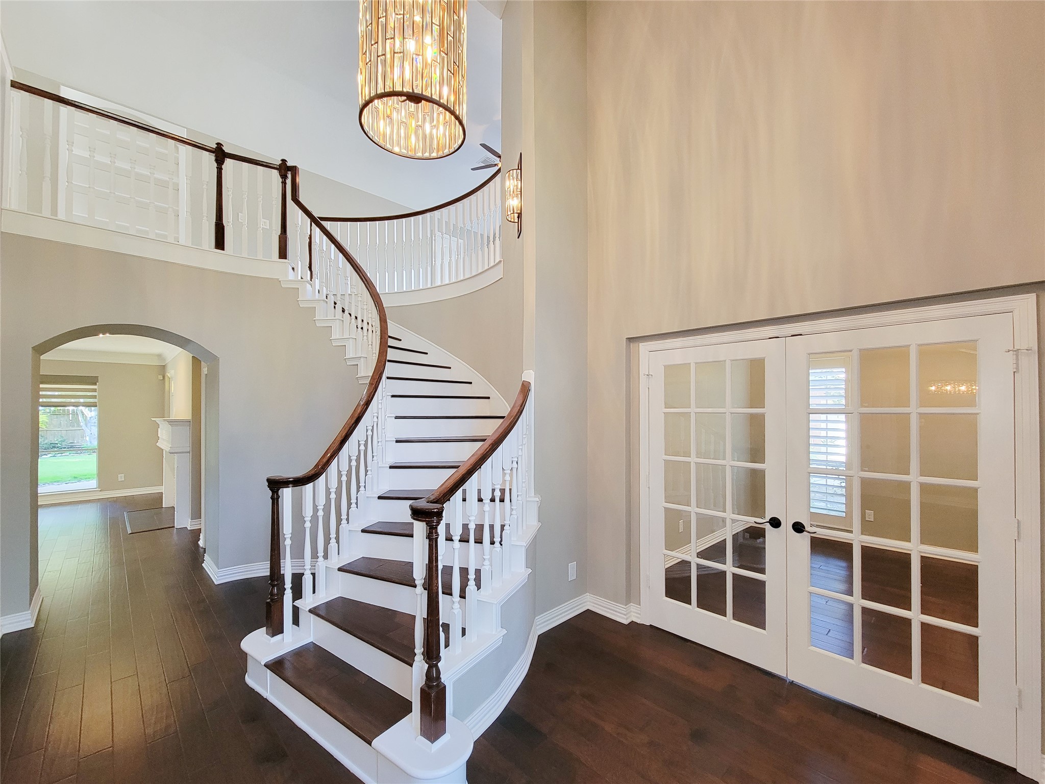 5507 Evening Shore Drive Houston, TX 77041 - Photo 6 of 50 a view of entryway with wooden floor and front door