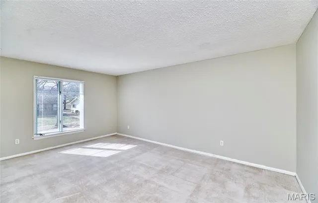 $2,800 | 15215 Golden Rain Drive, Chesterfield, MO 63017