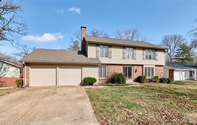 $2,800 | 15215 Golden Rain Drive, Chesterfield, MO 63017