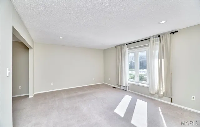 $2,800 | 15215 Golden Rain Drive, Chesterfield, MO 63017