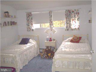39 Homestead Road Levittown, PA 19056 - Photo 5 of 6 Gallery Image 5