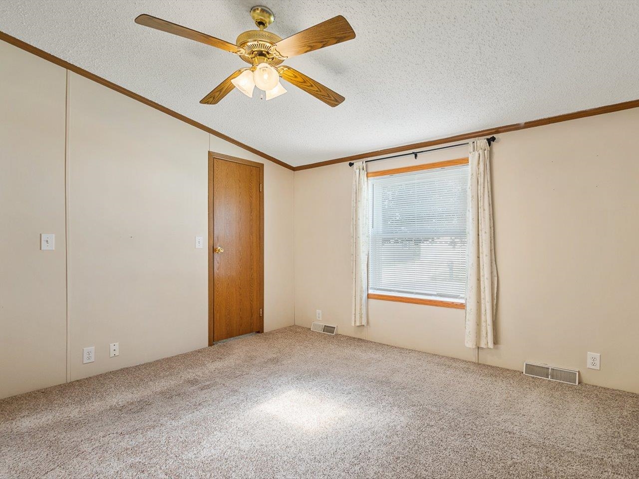 8652 Springwood Court Roscoe, IL 61073 - Photo 19 of 29