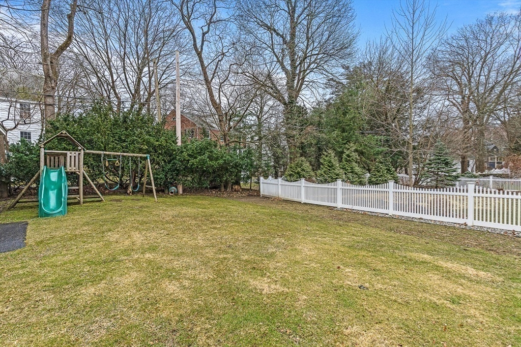 34 Glen Road Winchester, MA 01890 - Photo 9 of 40