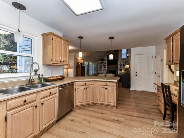 $550,000 | 1422 Ashstead Lane, Matthews, NC 28105