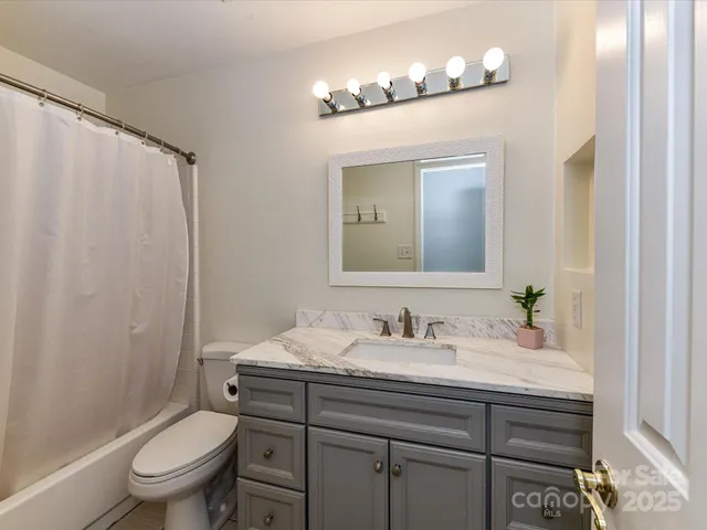 $550,000 | 1422 Ashstead Lane, Matthews, NC 28105