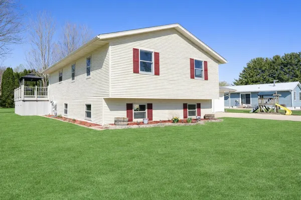 $349,900 | 303 North Summit Street, Albany, WI 53502