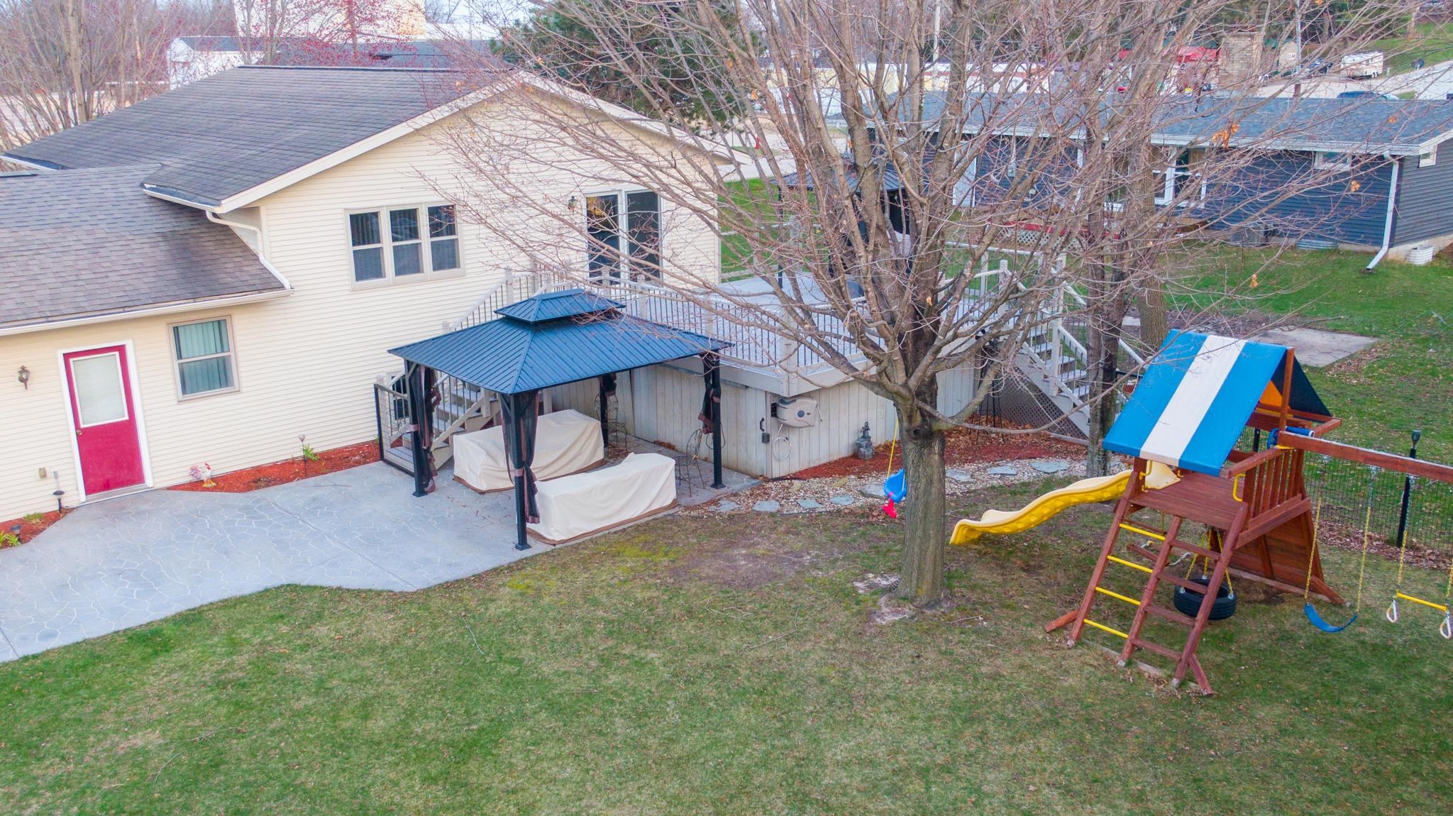 303 North Summit Street Albany, WI 53502 - Photo 23 of 32